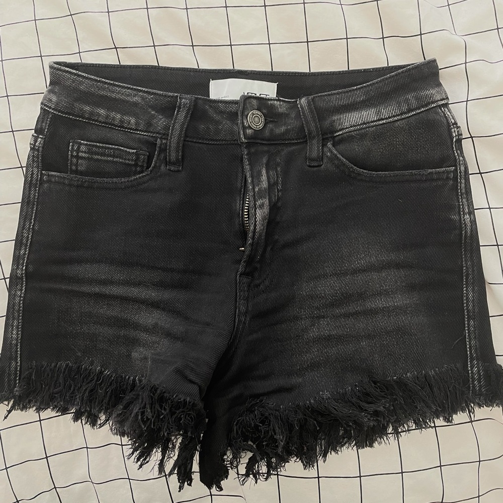 SUPER STRETCHY BLACK SHORTS